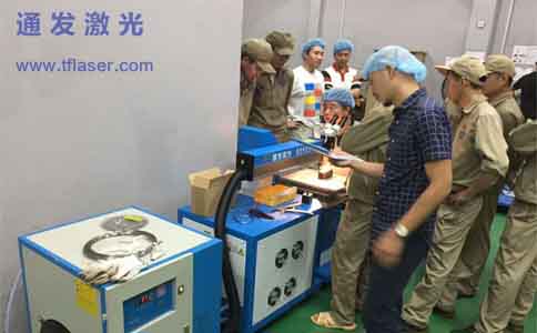 通發激光為客戶調試激光設備