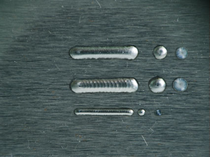 <a href='http://www.supertaoke.com/product/3.htm' class='text_a'>模具激光焊機</a>修復(fù)鏡面模具效果