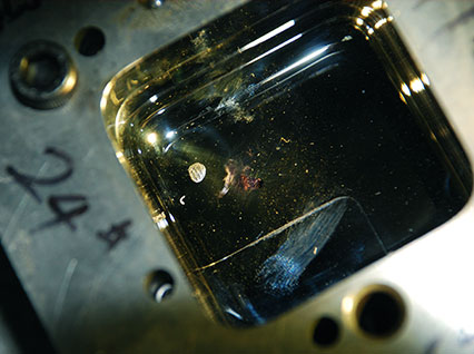 <a href='http://www.supertaoke.com/product/3.htm' class='text_a'>模具激光焊機</a>修復(fù)鏡面模具效果